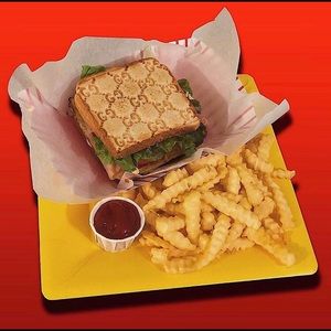 Meet your Posher, Ivy